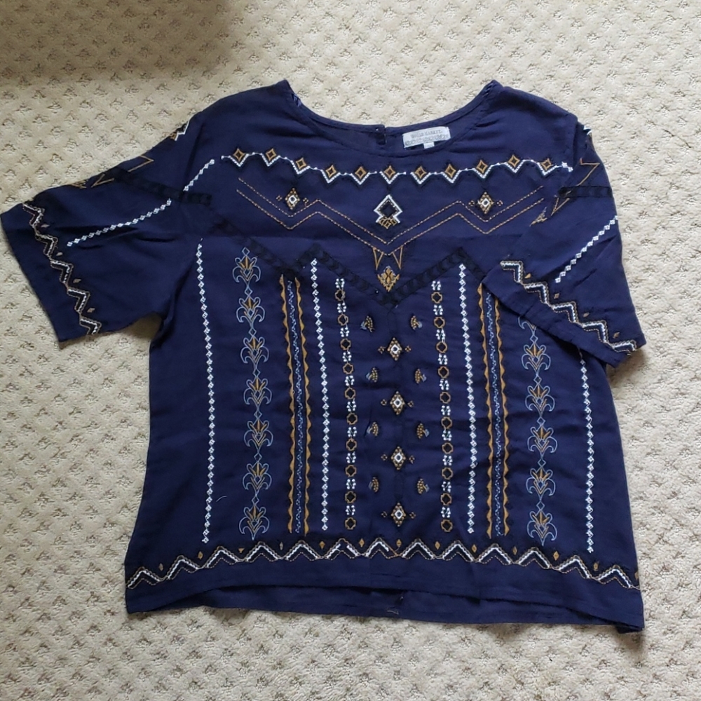 Navy top
